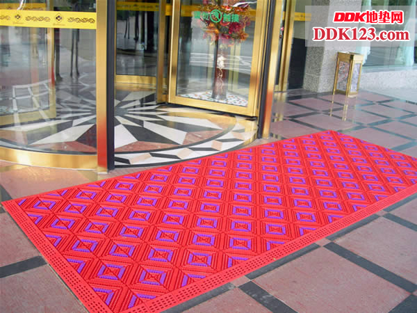 旋轉(zhuǎn)門除塵防滑