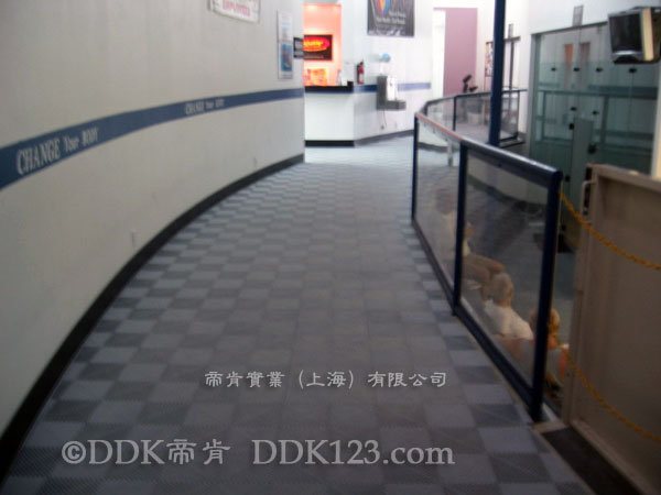 健身房地面鋪什么地板和地膠？健身房專用地板用什么好？健身房地板膠,健身房室內(nèi)地板膠,健身房運動地板,健身房室內(nèi)地板,健身房塑膠地板 