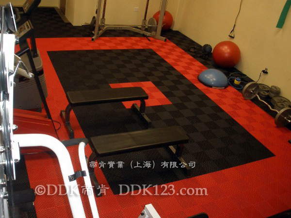 健身房地面鋪什么地板和地膠？健身房專用地板用什么好？健身房地板膠,健身房室內(nèi)地板膠,健身房運動地板,健身房室內(nèi)地板,健身房塑膠地板 